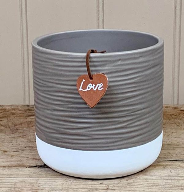 Ceramic Ridge Pot with Leatherette Tag